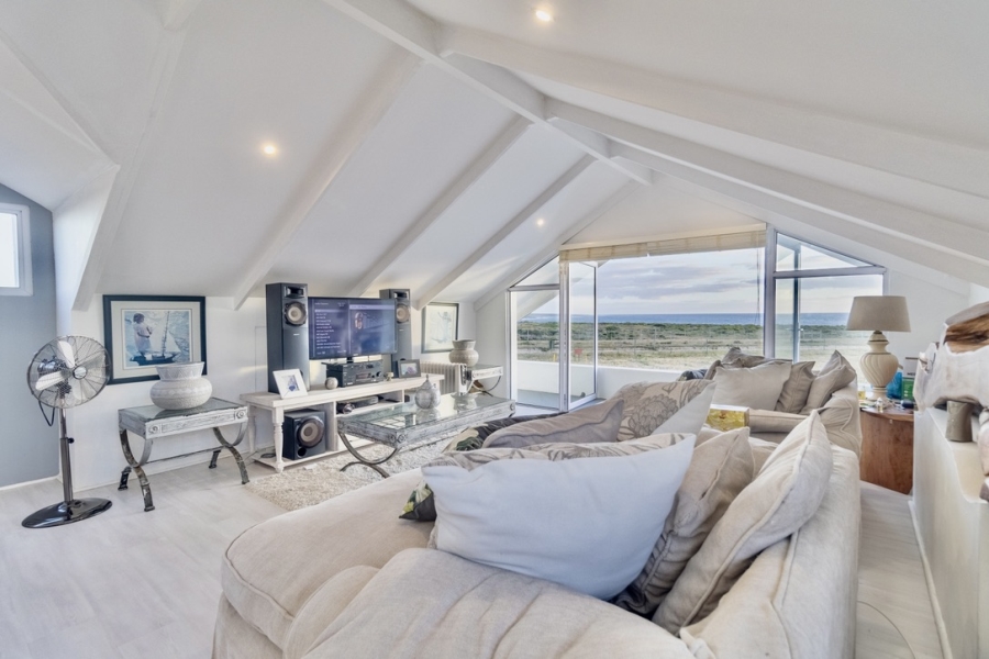 4 Bedroom Property for Sale in Grotto Bay Western Cape